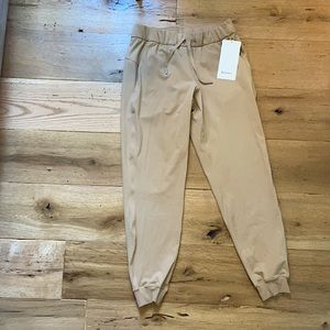 COPY - Lululemon on the fly joggers *Luxtreme siz…